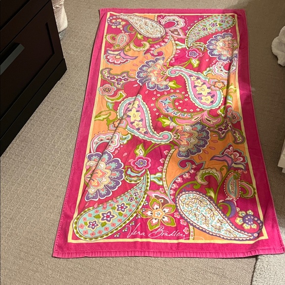 Vera Bradley Pink and Orange Paisley Towel - Picture 1 of 1